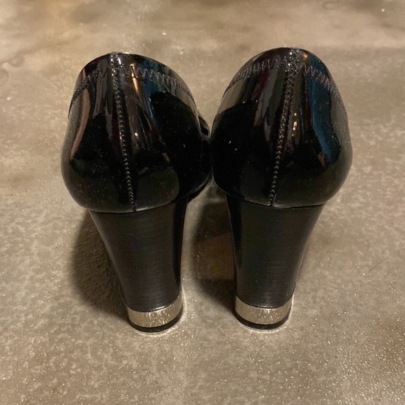 Tory Burch Emblem Heels - Picture 2 of 7